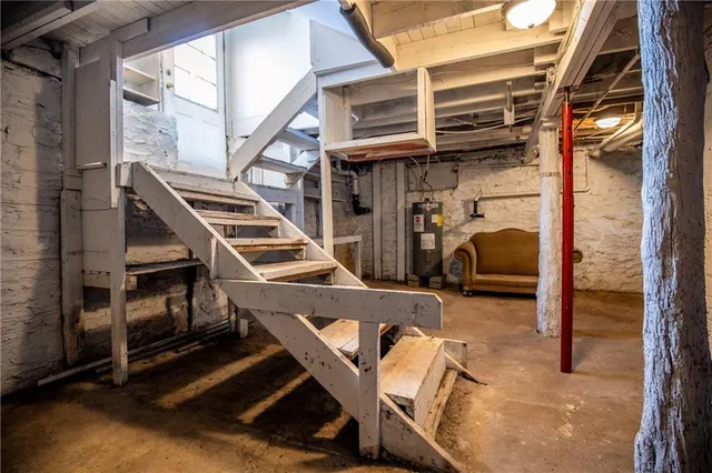 $274,000 | 39635 Pleasant Valley Road, Lane, KS 66042