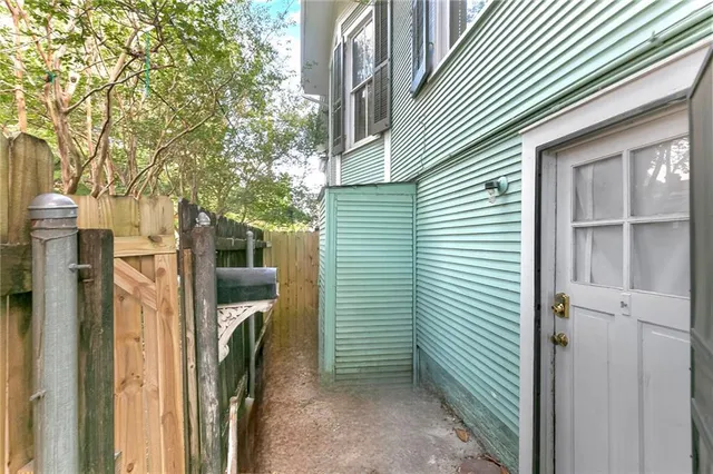 $1,850 | 7222 Burthe Street, New Orleans, LA 70118