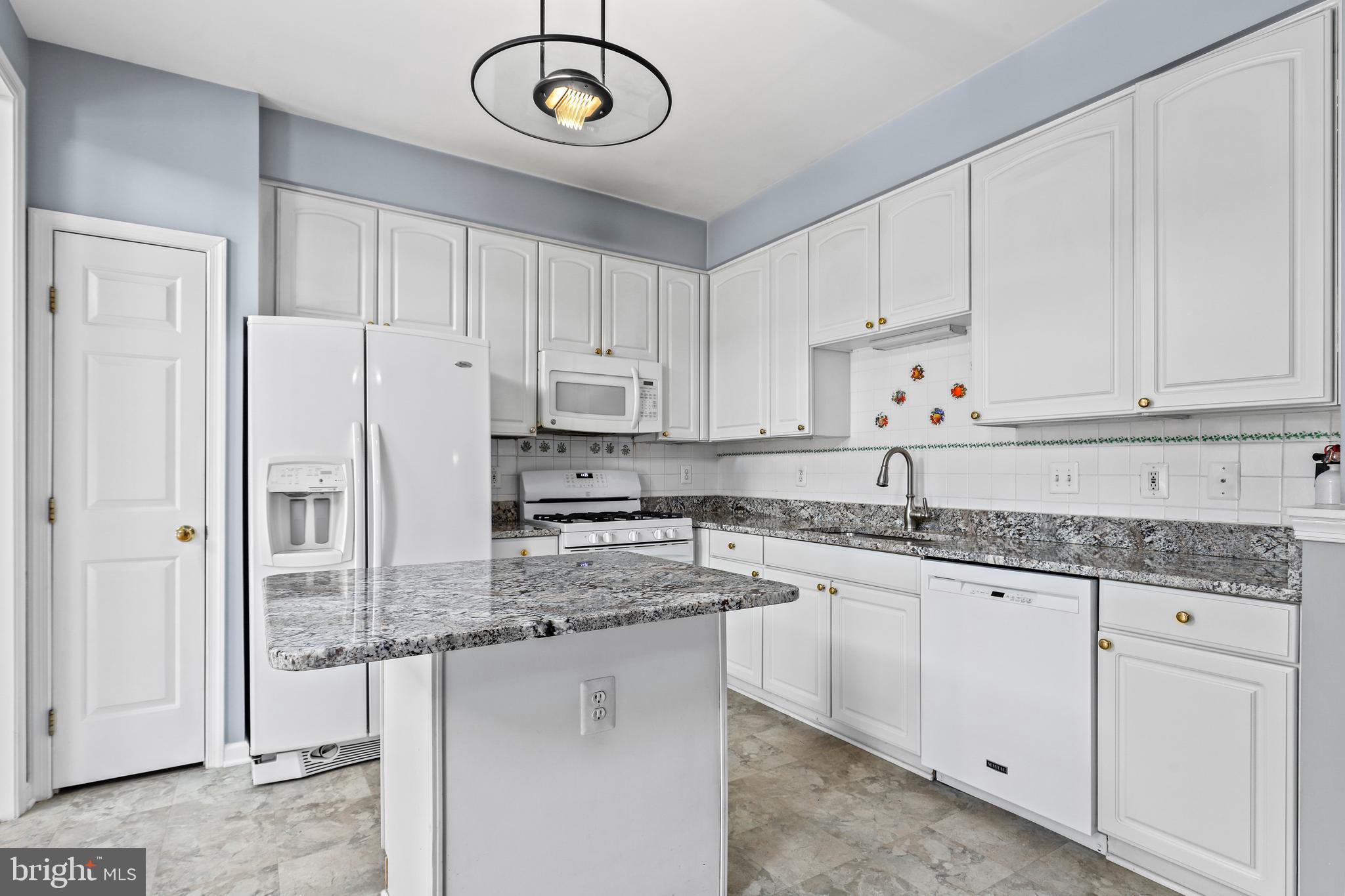 43365 Chokeberry Square Ashburn, VA 20147 - Photo 14 of 49