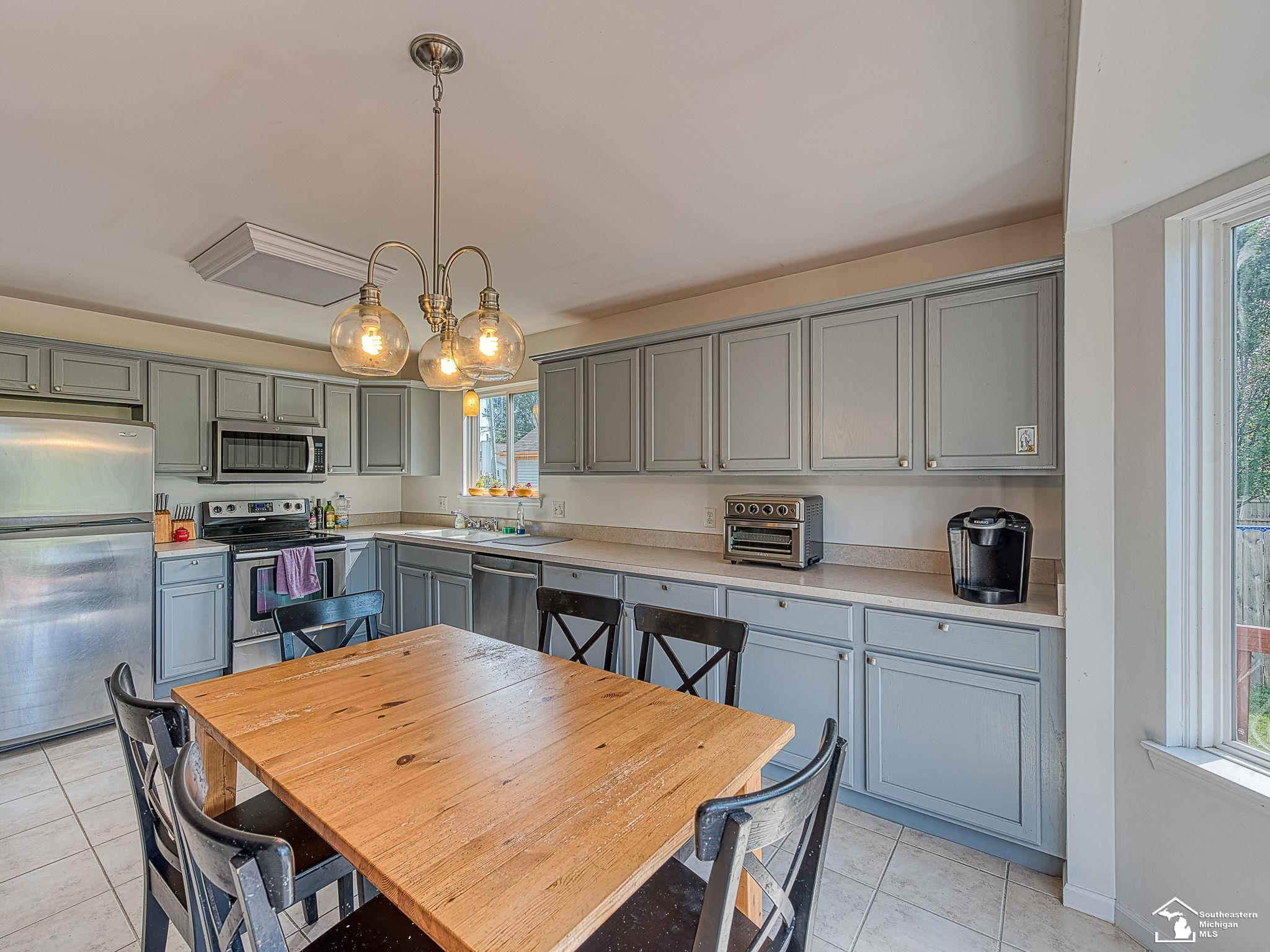 1741 Spaulding Road Monroe, MI 48162 - Photo 4 of 33 Gallery Image 4