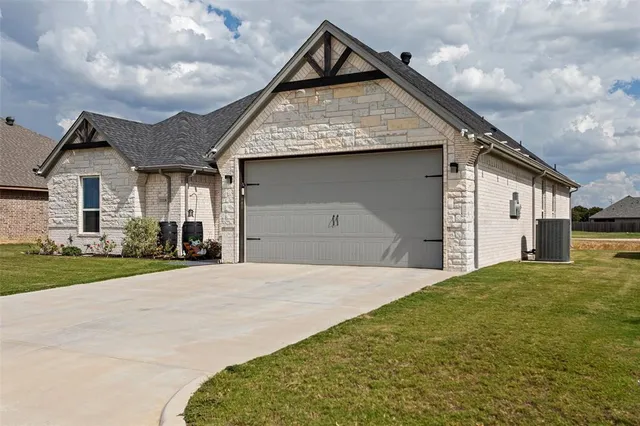 $354,000 | 1118 Wild Rose Drive, Tolar, TX 76476