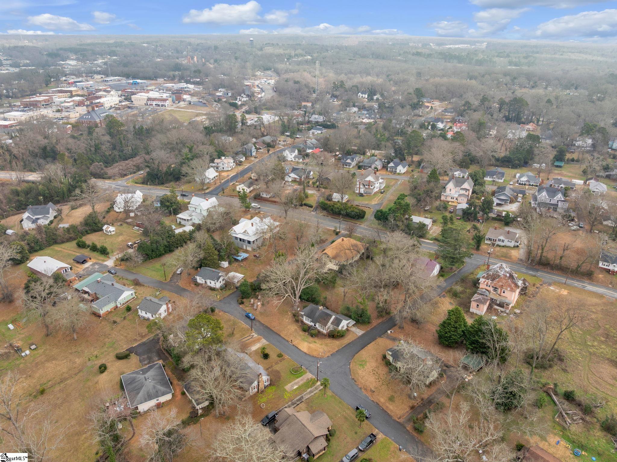 112 Maplebrook Street Laurens, SC 29360 - Photo 11 of 32