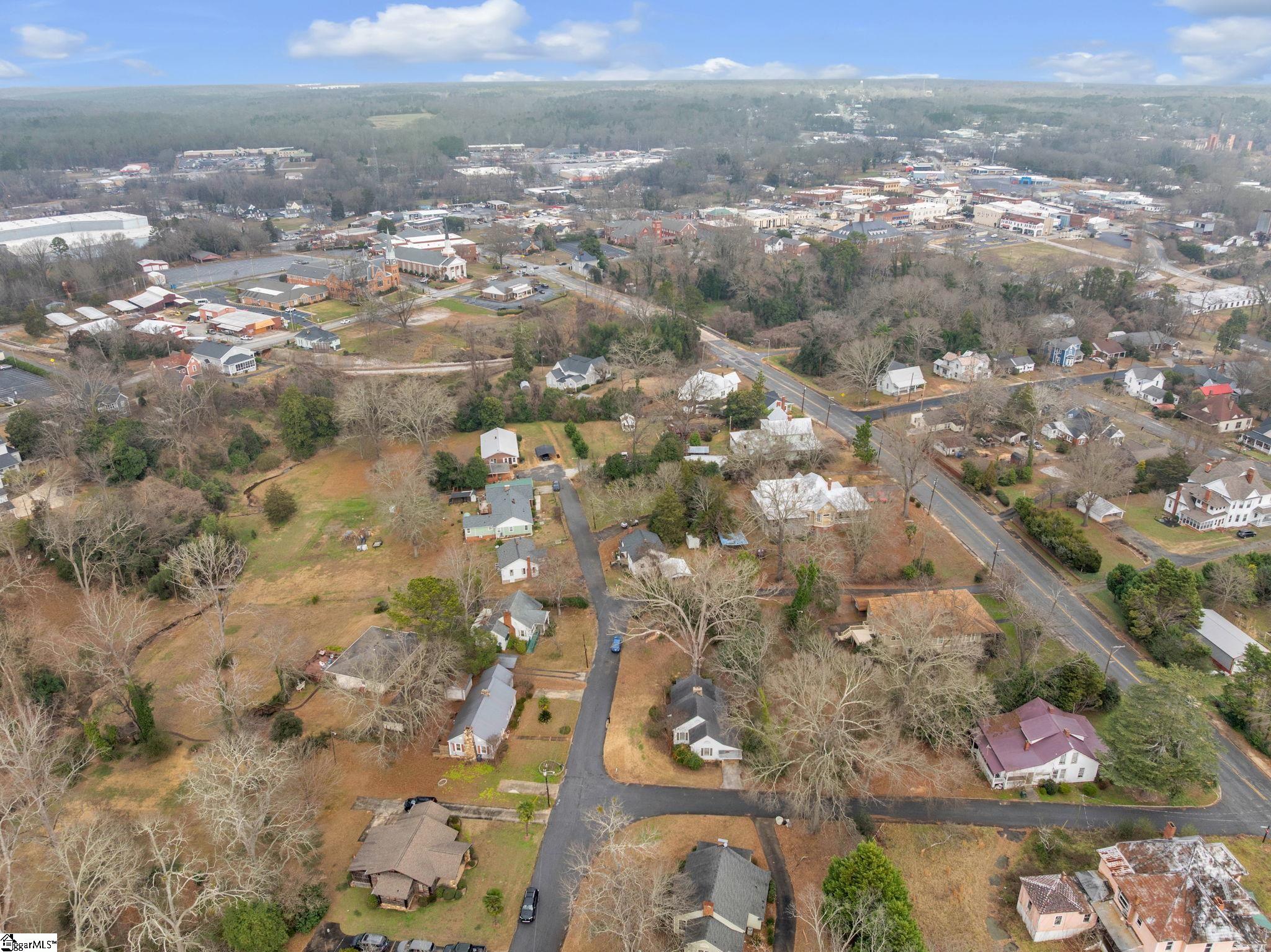 112 Maplebrook Street Laurens, SC 29360 - Photo 12 of 32