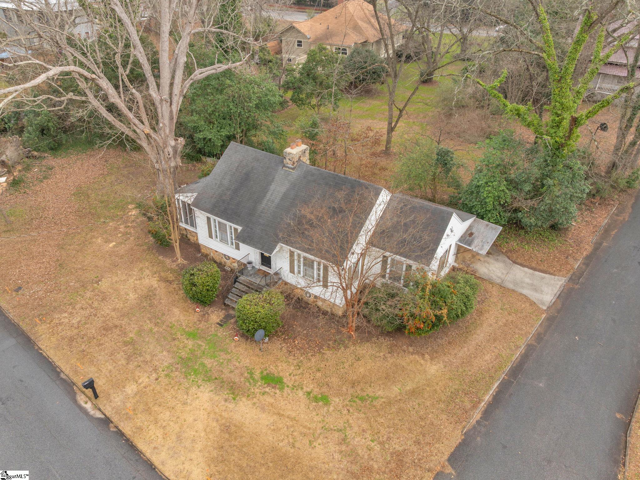 112 Maplebrook Street Laurens, SC 29360 - Photo 13 of 32