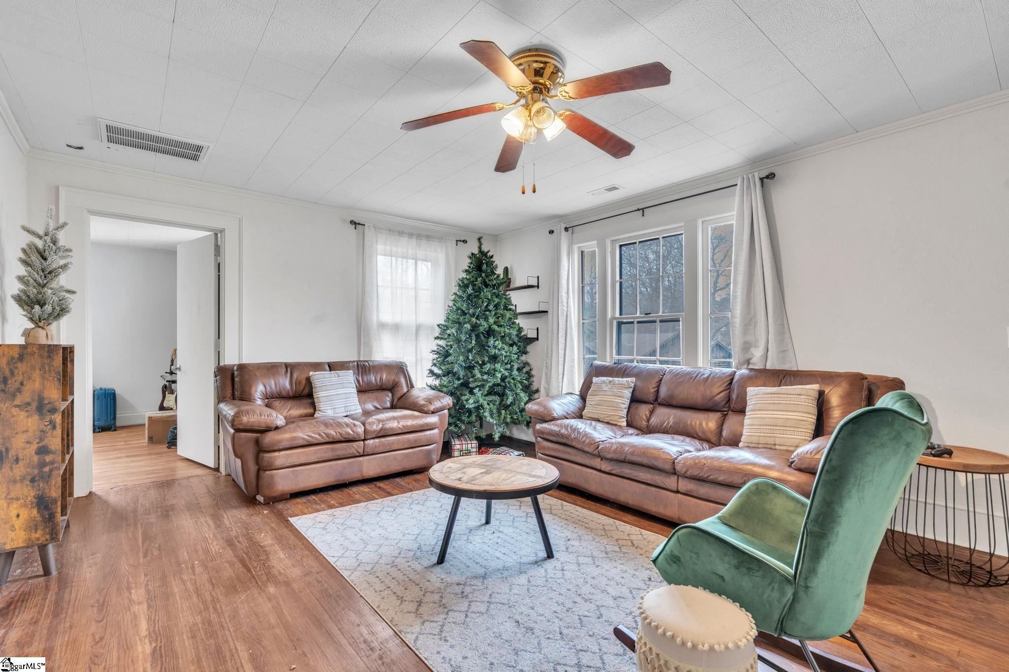 112 Maplebrook Street Laurens, SC 29360 - Photo 2 of 32