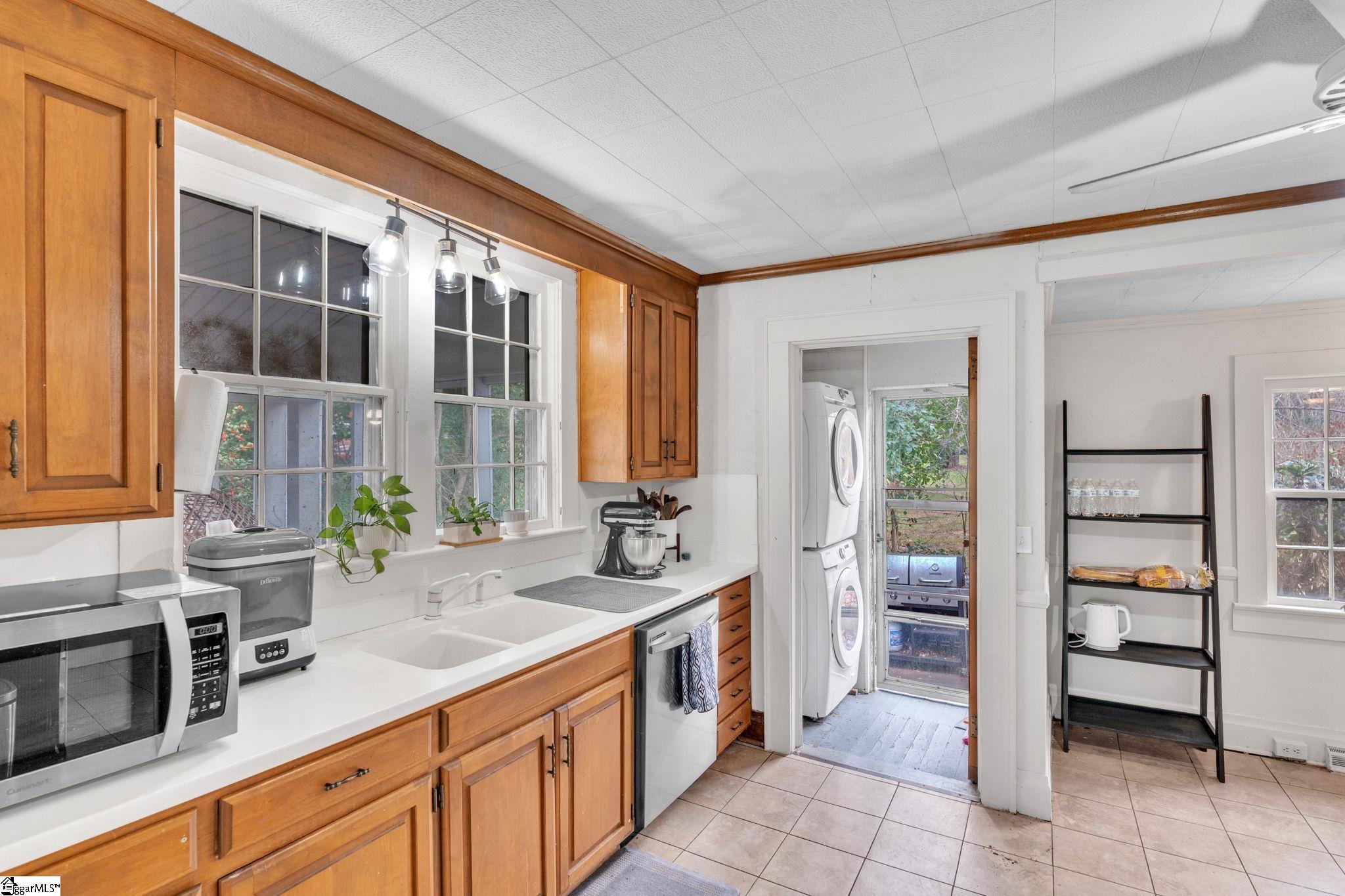 112 Maplebrook Street Laurens, SC 29360 - Photo 7 of 32