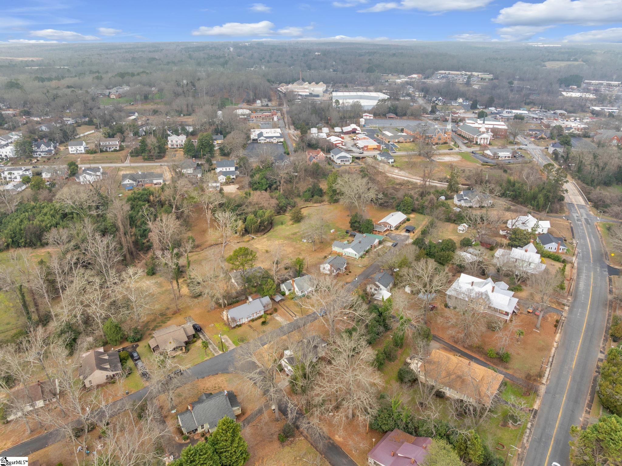 112 Maplebrook Street Laurens, SC 29360 - Photo 10 of 32