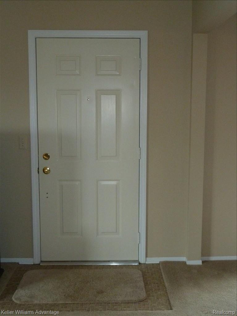 42460 Saratoga Road, Unit 9 Canton, MI 48187 - Photo 7 of 22 Entry