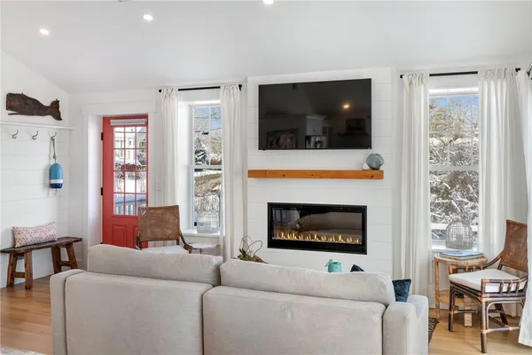 $949,000 | 17 Goose Island Road, Narragansett, RI 02882