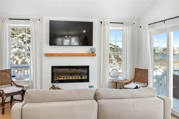 $949,000 | 17 Goose Island Road, Narragansett, RI 02882