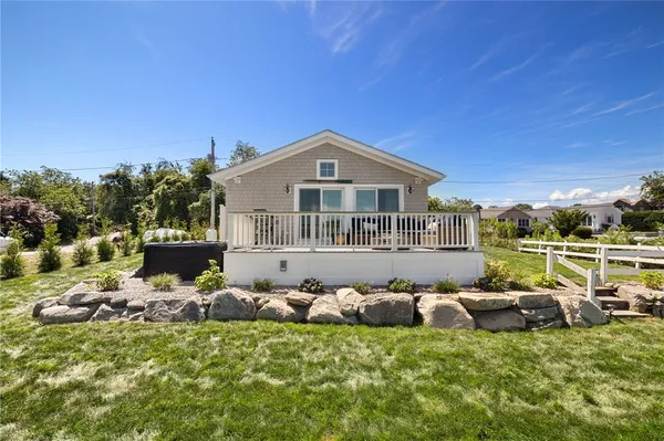 $949,000 | 17 Goose Island Road, Narragansett, RI 02882