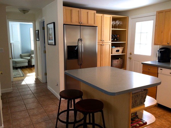 57 Southgate Road Franklin, MA 02038 - Photo 3 of 30 Gallery Image 3