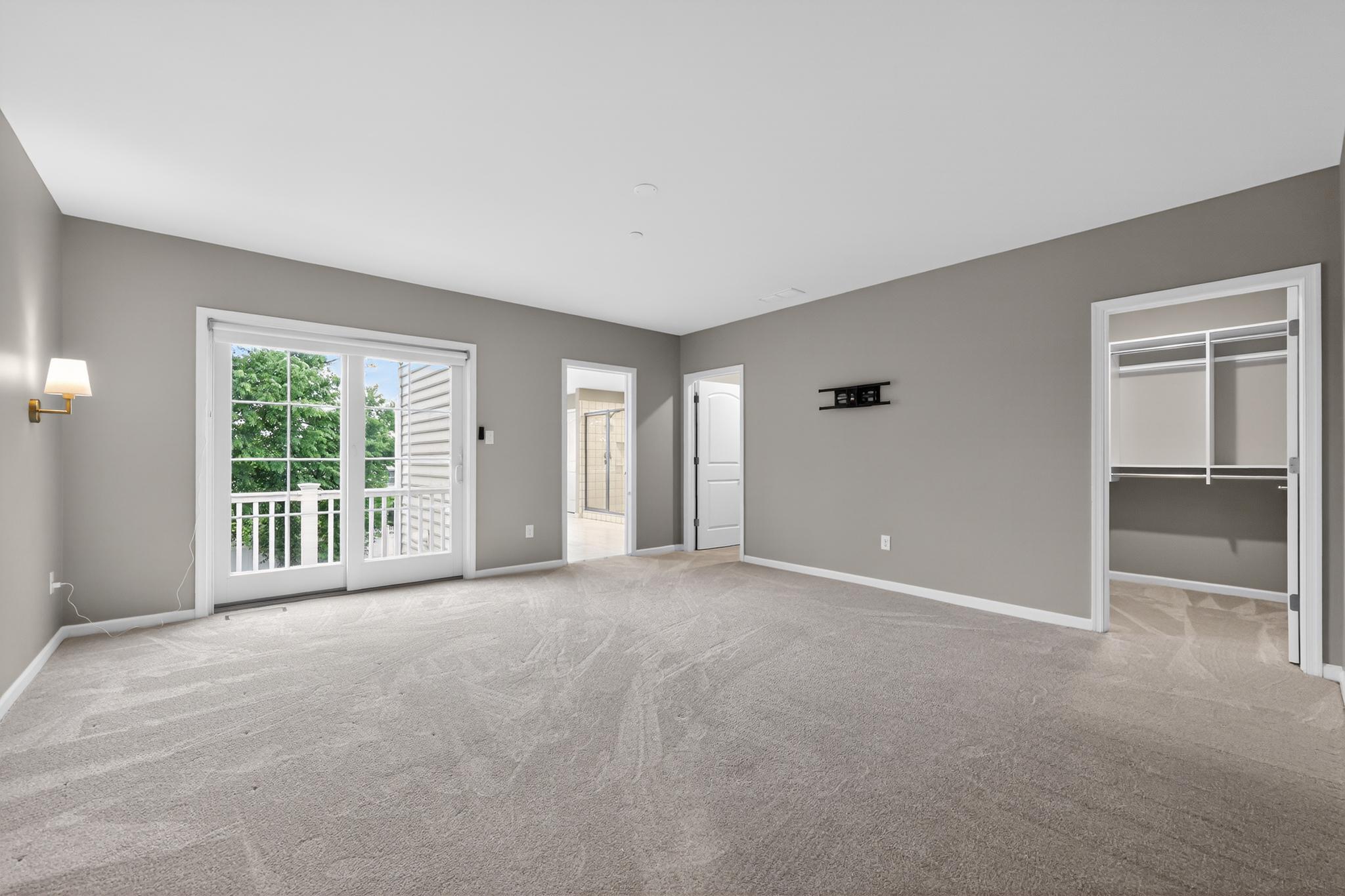 3333 Pietro Way Philadelphia, PA 19145 - Photo 11 of 23 Primary, view of walk in closet