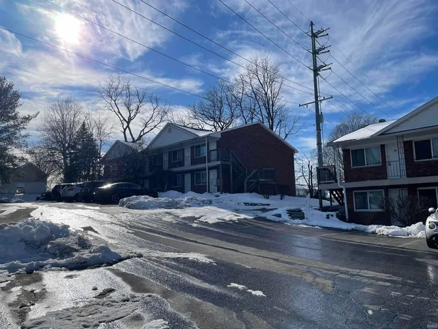 $595 | 915 North Rogers Street, Unit A9, Bloomington, IN 47404