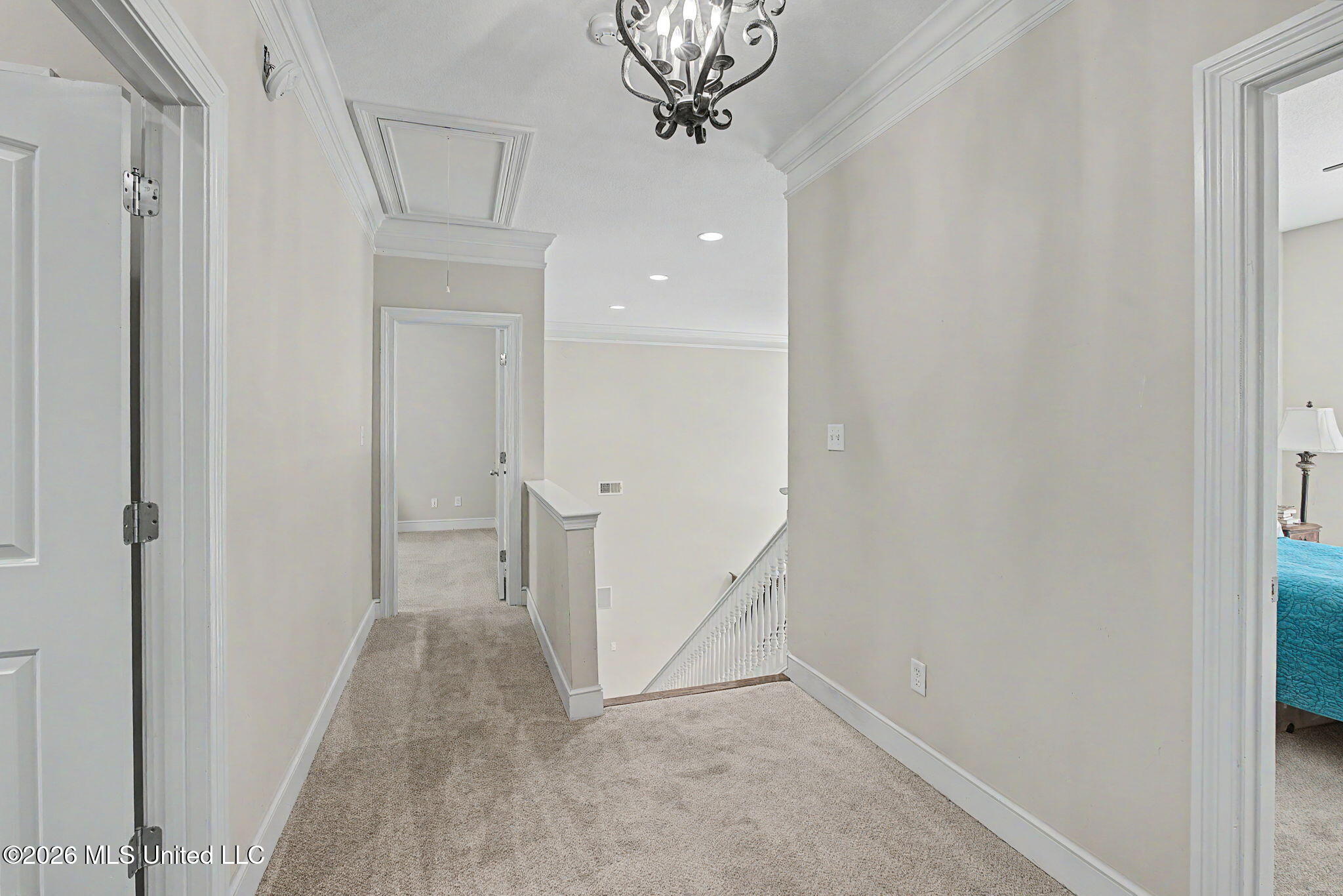 8 Crockett Loop Hernando, MS 38632 - Photo 24 of 50 Upstairs Hallway