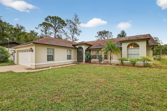 $295,000 | 40416 West 9th Avenue, Umatilla, FL 32784