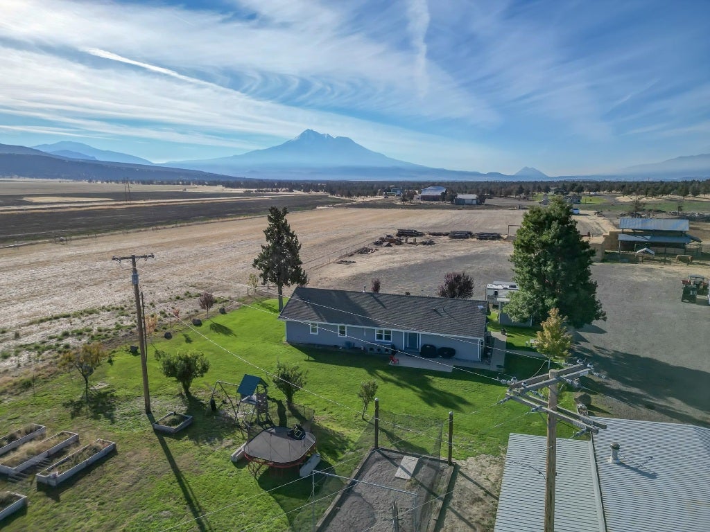 4224 Harry Cash Road Montague, CA 96064 - Photo 4 of 49 Gallery Image 4