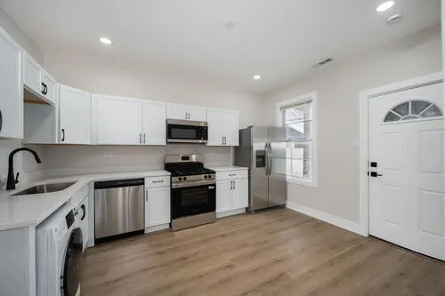 $1,700 | 2228 North Major Avenue, Unit 1, Chicago, IL 60639