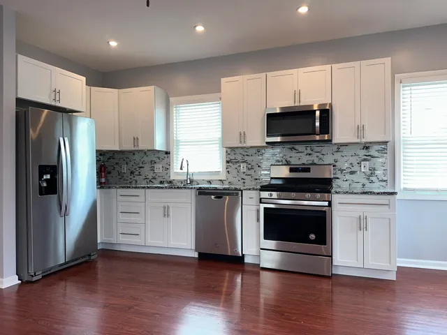 $3,000 | 220 Lafayette Avenue, Unit 1, Lyndhurst, NJ 07071