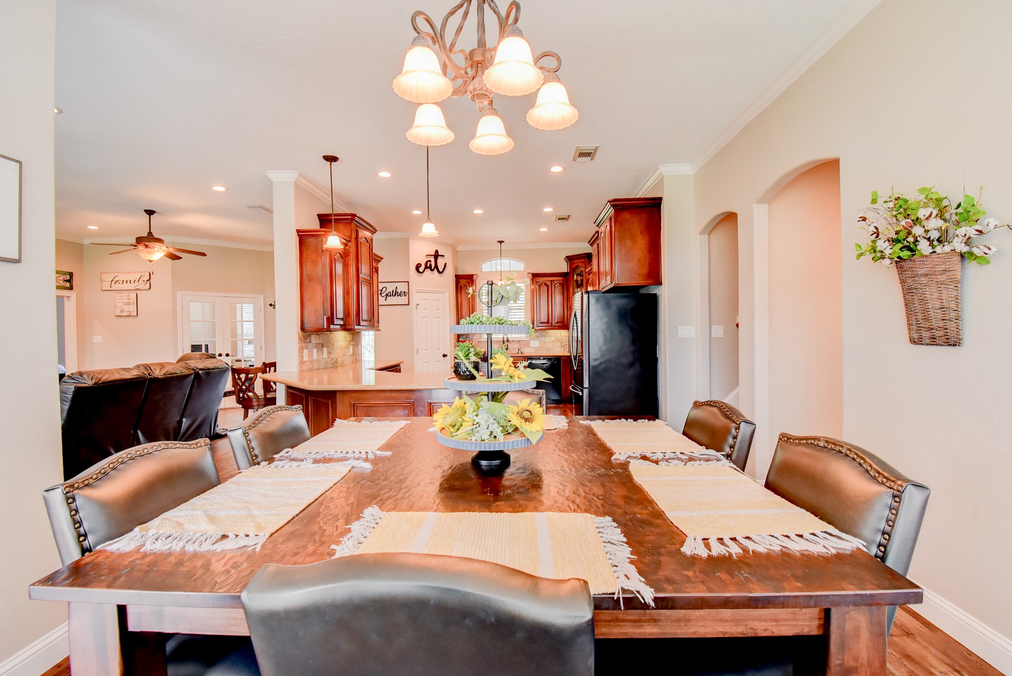 7547 County Road 684D Sweeny, TX 77480 - Photo 3 of 48 Dining Area lots of natural light!