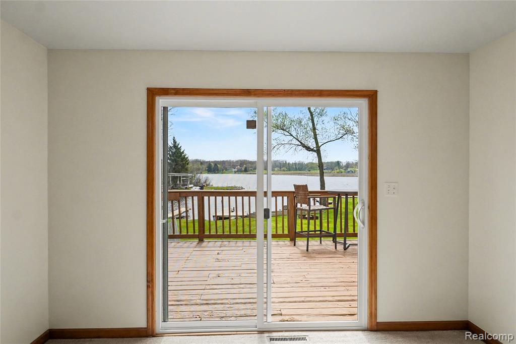 6522 Bennett Lake Road Fenton, MI 48430 - Photo 11 of 28