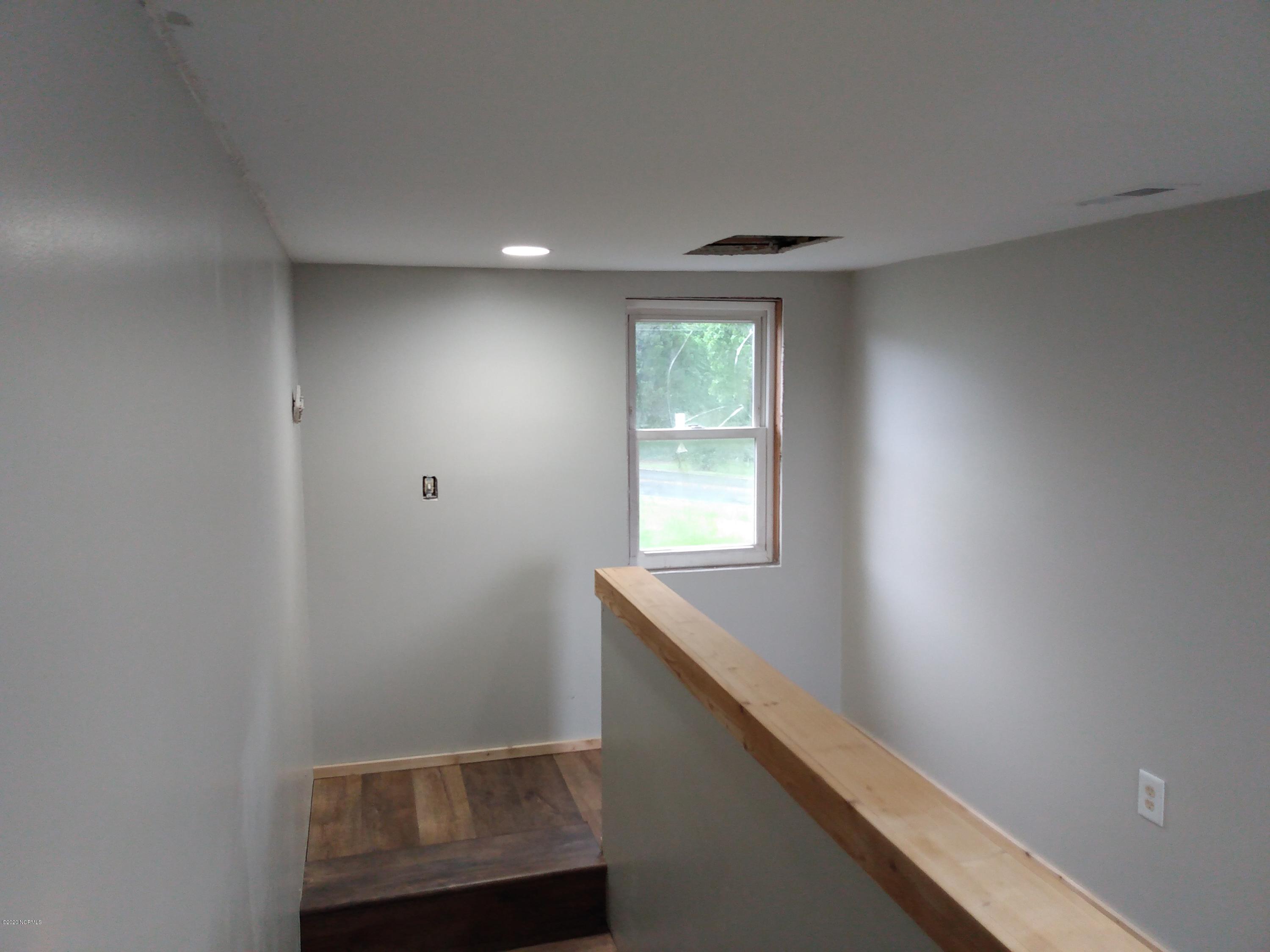 15 Harvey Road Washington, NC 27889 - Photo 17 of 20 Upstairs Entrance