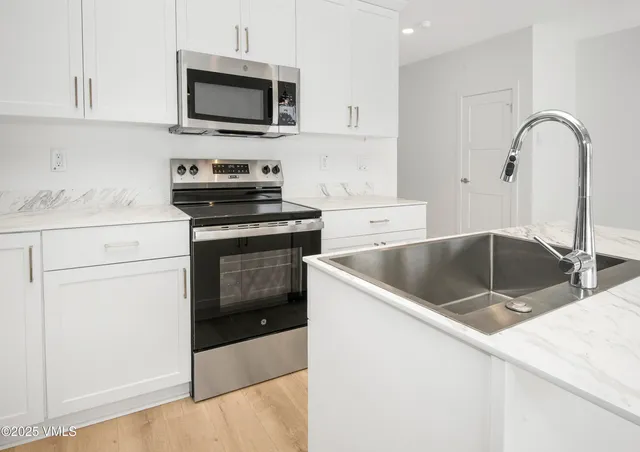 $745,000 | 60 Comanche Way, Gypsum, CO 81637