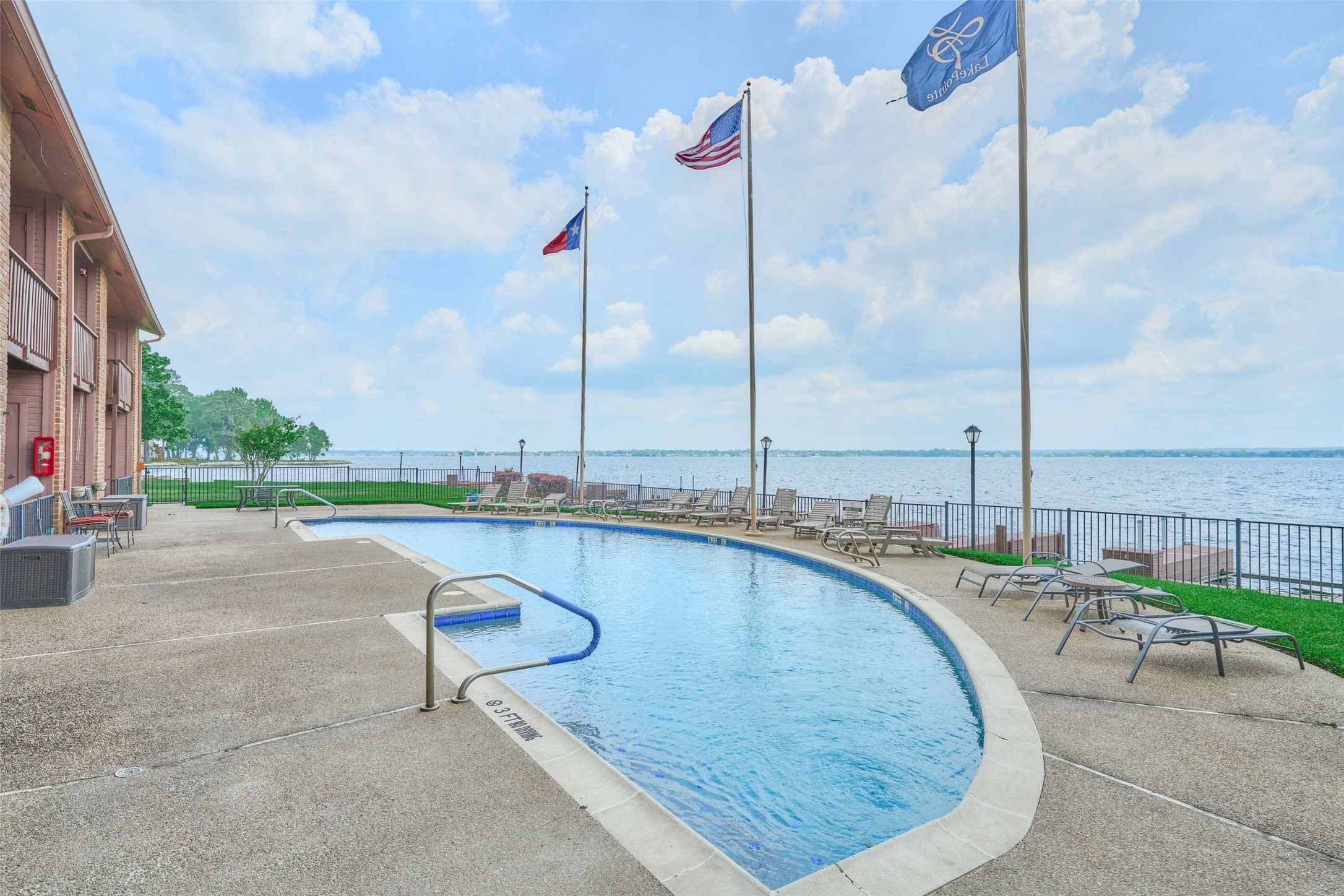801 River Road, Unit 105D Montgomery, TX 77356 - Photo 28 of 32 Complex pool