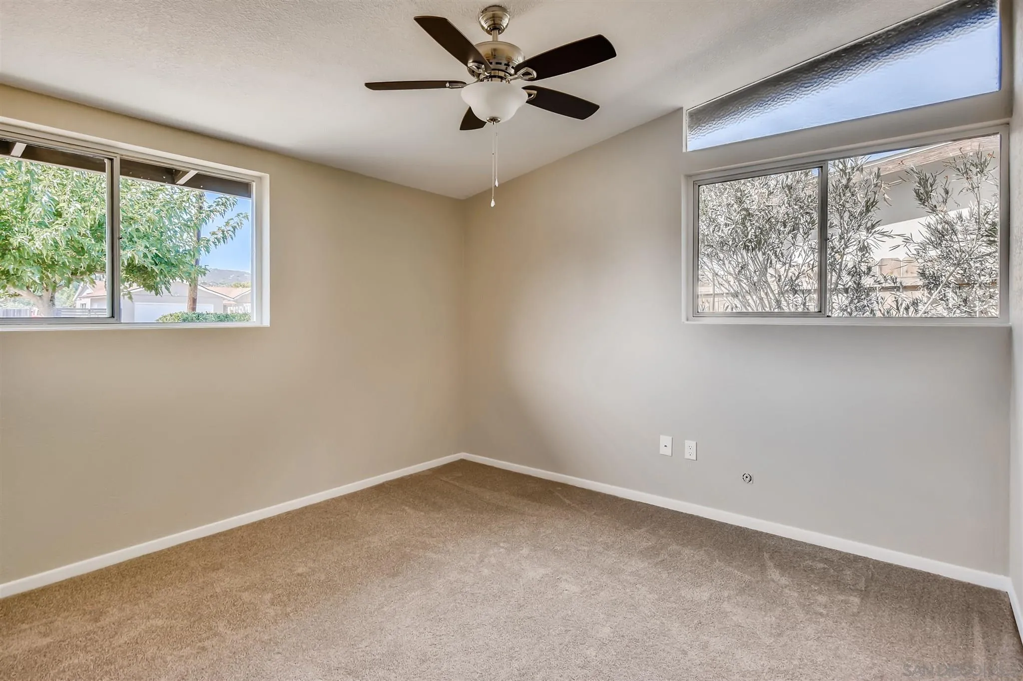 13815 Frame Road Poway, CA 92064 - Photo 8 of 12 an empty room with a window