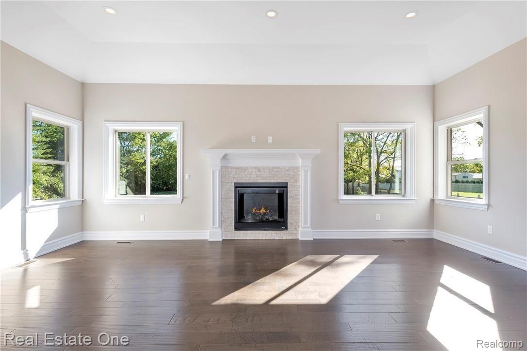 5870 Donaldson Road Troy, MI 48085 - Photo 7 of 47 5870-Donaldson-Dr-Troy-MI-48085-windowstill-7.jpg