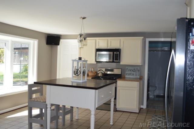 19401 31 Mile Road Ray, MI 48096 - Photo 9 of 25