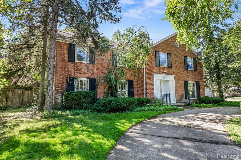 125 Stephens Road Grosse Pointe Farms, MI 48236 - Photo 1 of 50