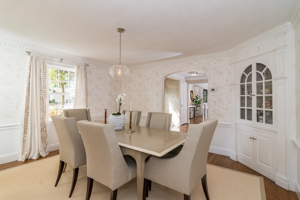 45 Old Colony Road Wellesley, MA 02481 - Photo 11 of 34
