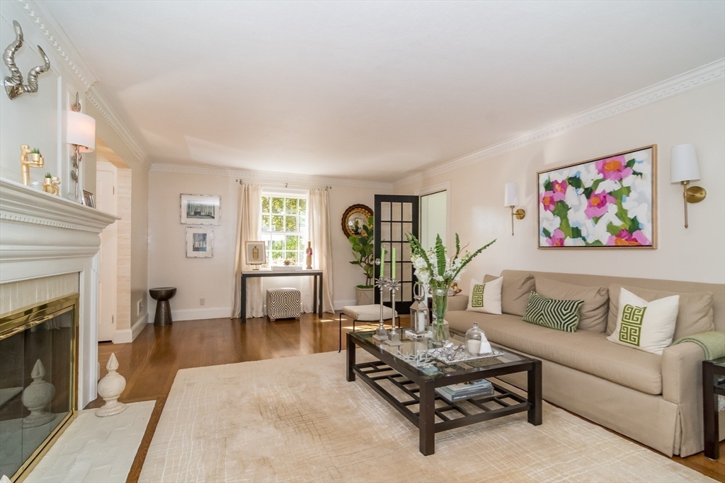 45 Old Colony Road Wellesley, MA 02481 - Photo 9 of 34