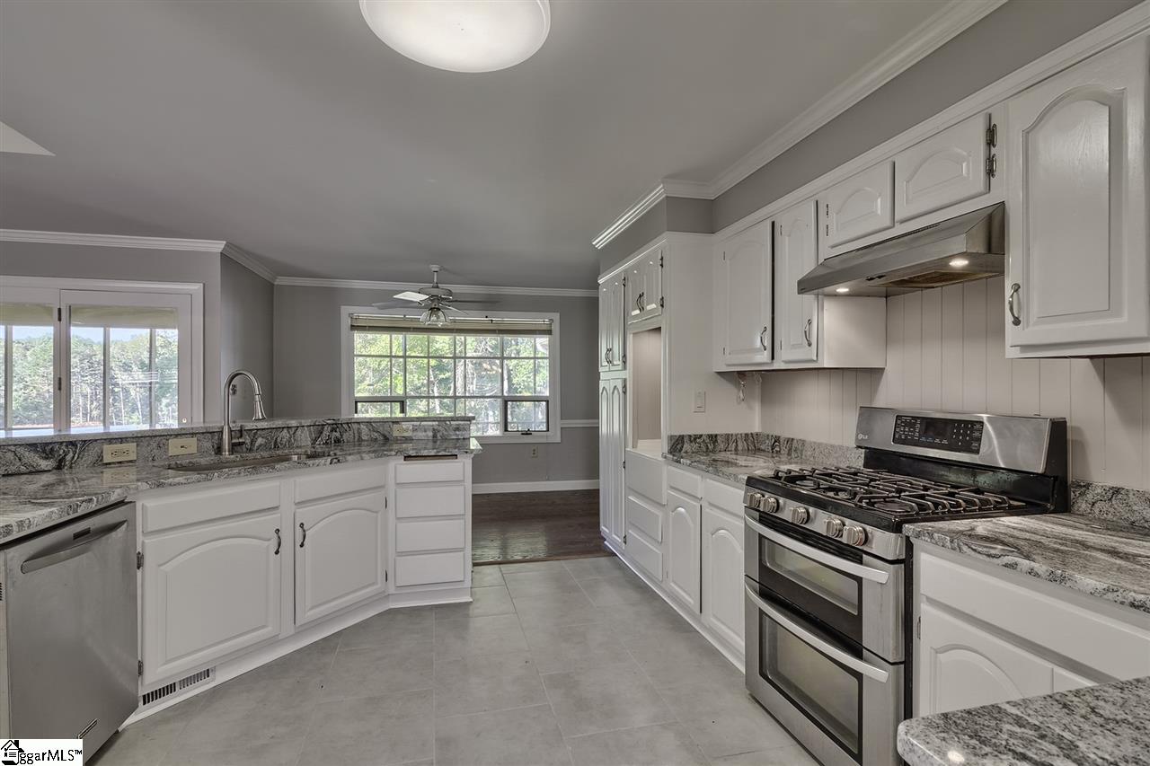 824 Neely Ferry Road Simpsonville, SC 29680 - Photo 10 of 36 Gallery Image 10