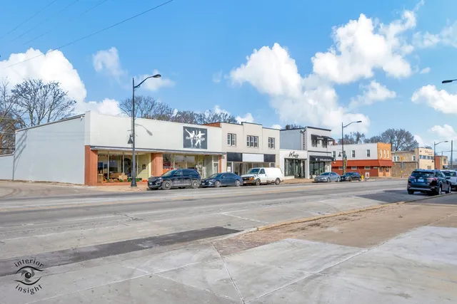 $382,500 | 458 West Broadway Street, Bradley, IL 60915