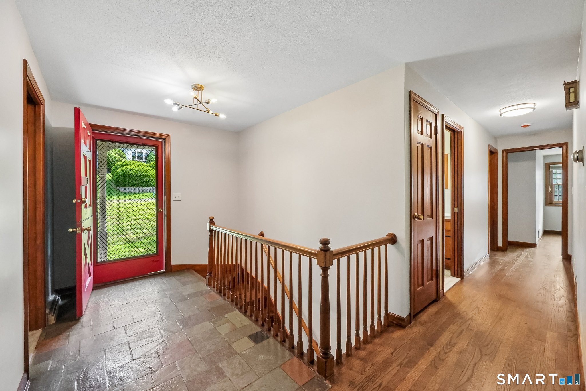 439 Brewster Road Bristol, CT 06010 - Photo 4 of 40