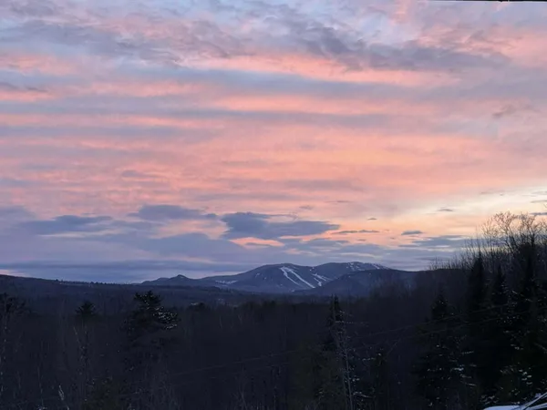 $1,100,000 | 3 Moose Ridge, Hanover, ME 04237