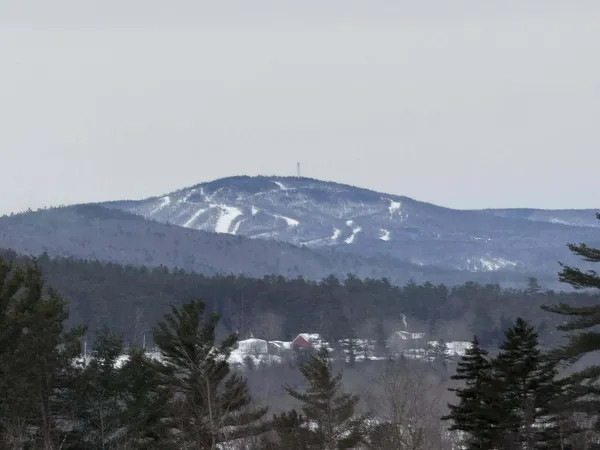 $1,100,000 | 3 Moose Ridge, Hanover, ME 04237