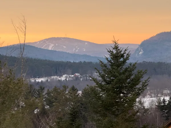 $1,100,000 | 3 Moose Ridge, Hanover, ME 04237