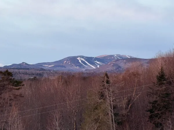 $1,100,000 | 3 Moose Ridge, Hanover, ME 04237