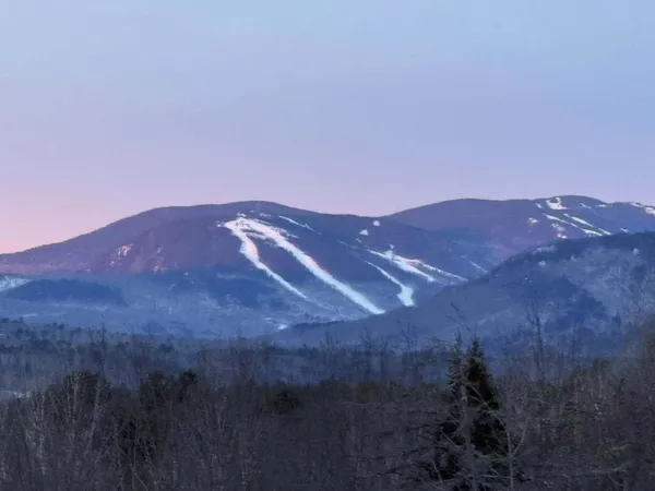 $1,100,000 | 3 Moose Ridge, Hanover, ME 04237