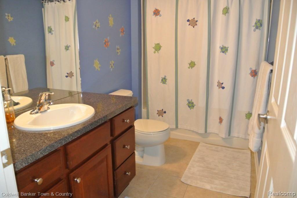 4245 Merriman Loop Howell, MI 48843 - Photo 23 of 40 DSC_1261.jpg