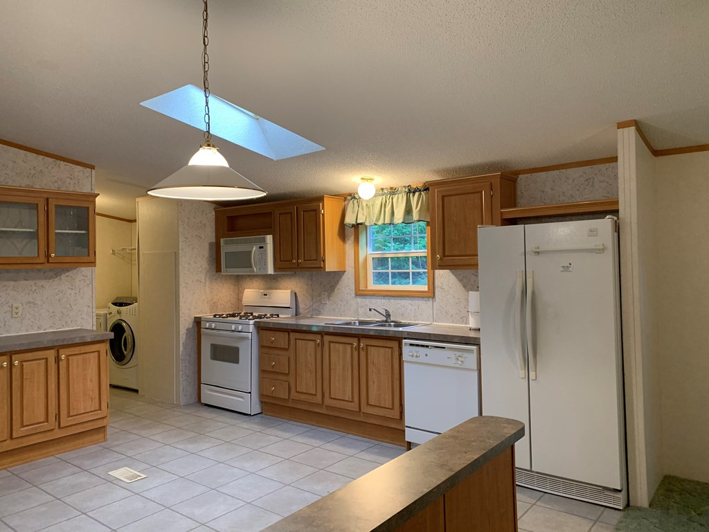 426 Spellman Road Plattsburgh, NY 12901 - Photo 3 of 27 Gallery Image 3