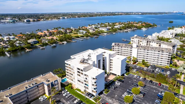 $3,500 | 3555 South Ocean Boulevard, Unit 515, South Palm Beach, FL 33480