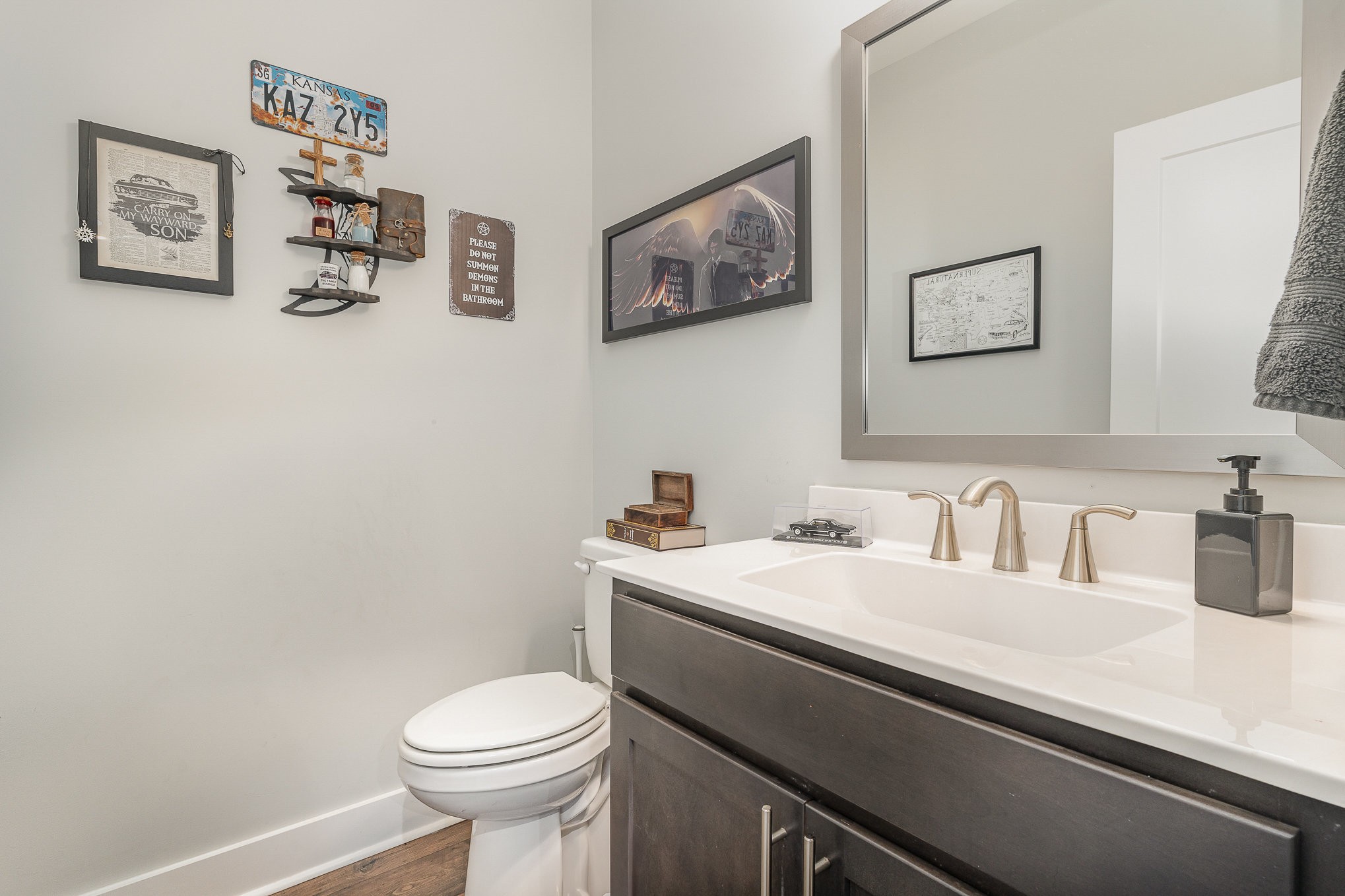 515 Vesta Road Lebanon, TN 37090 - Photo 22 of 31 a bathroom with a toilet a sink and mirror