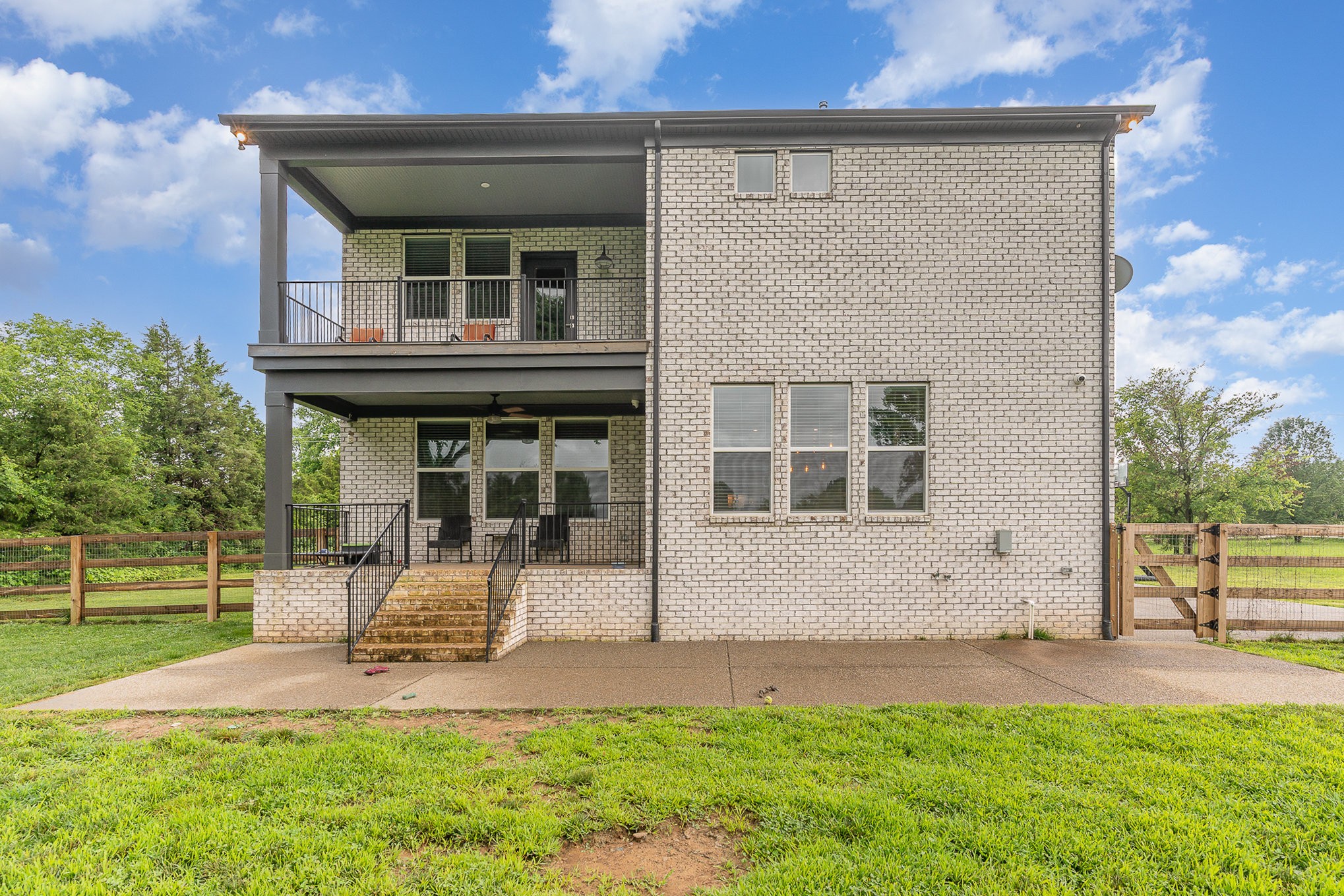 515 Vesta Road Lebanon, TN 37090 - Photo 30 of 31 front view of a house with a yard