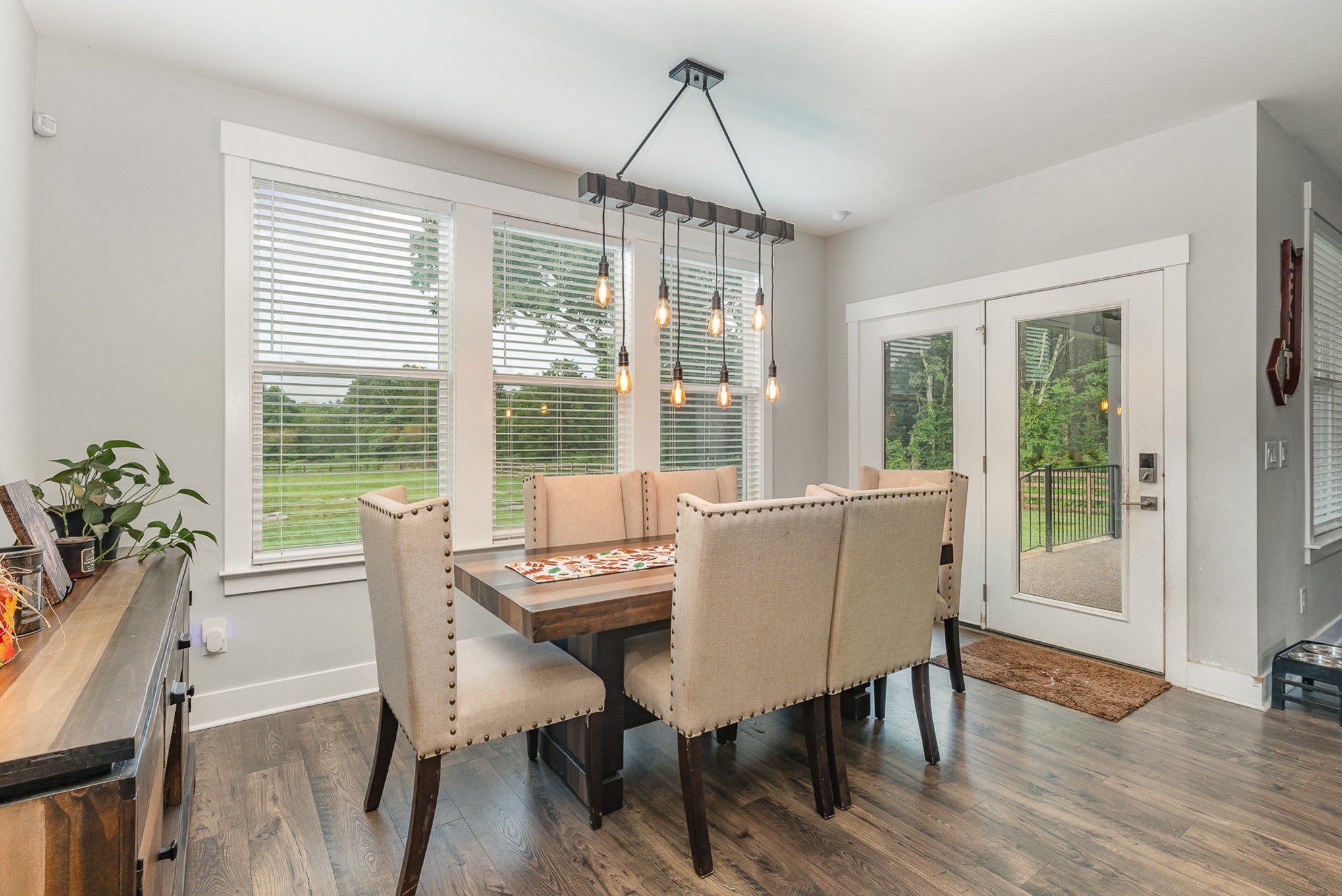 515 Vesta Road Lebanon, TN 37090 - Photo 7 of 31 a dining room with furniture window wooden floor