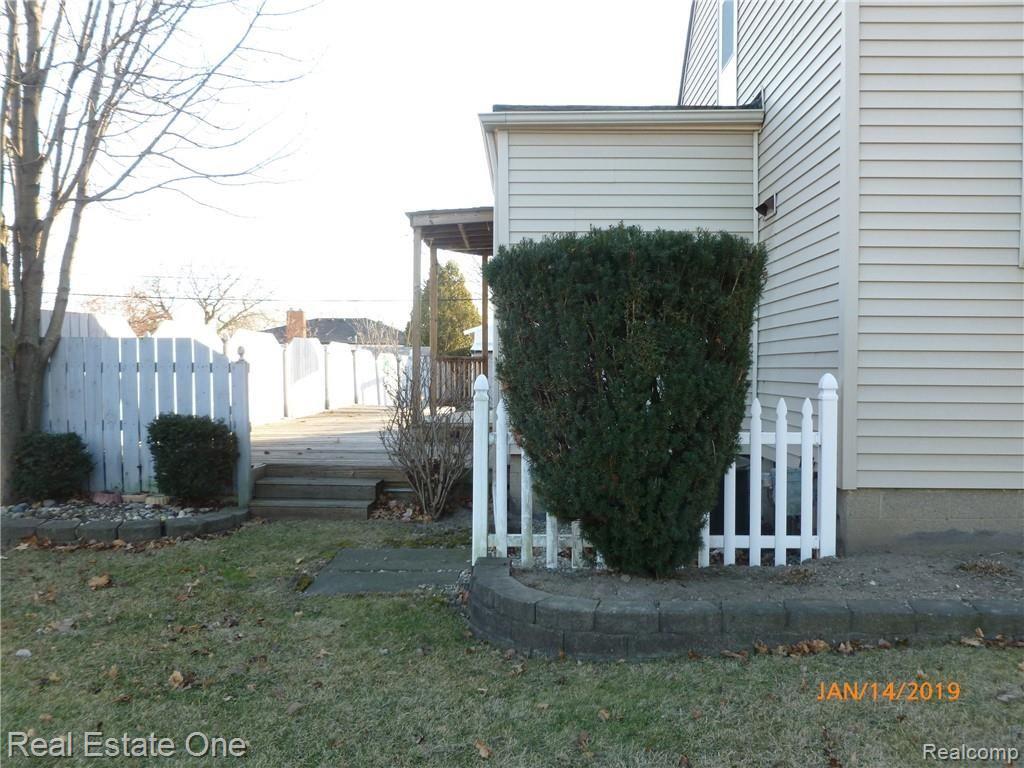 4914 15 Mile Road Sterling Heights, MI 48310 - Photo 3 of 30