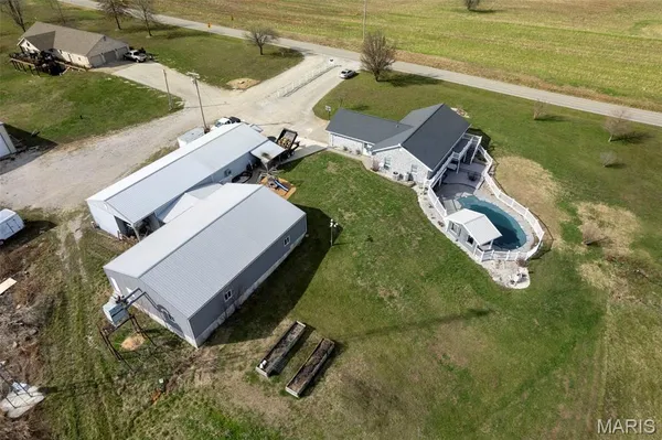 $780,000 | 7633 Hwy F, Perryville, MO 63775